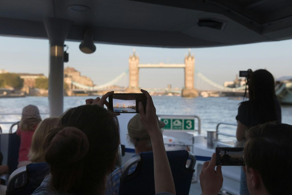 Londres: Pase turístico de 2 días por el río Támesis Uber Boat Hop-on Hop-off