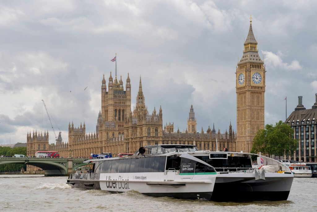 Londres: Pase turístico de 2 días por el río Támesis Uber Boat Hop-on Hop-off
