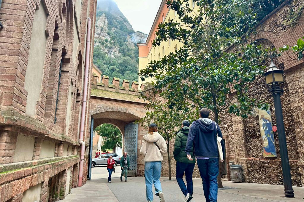 Montserrat: Half-Day Guided Tour from Barcelona