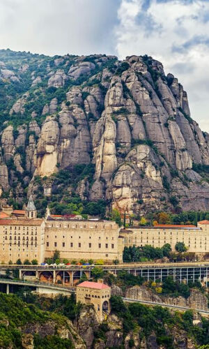 Montserrat Mountain Card: Train from Barcelona + Rack Railway + Moreneta + Choir