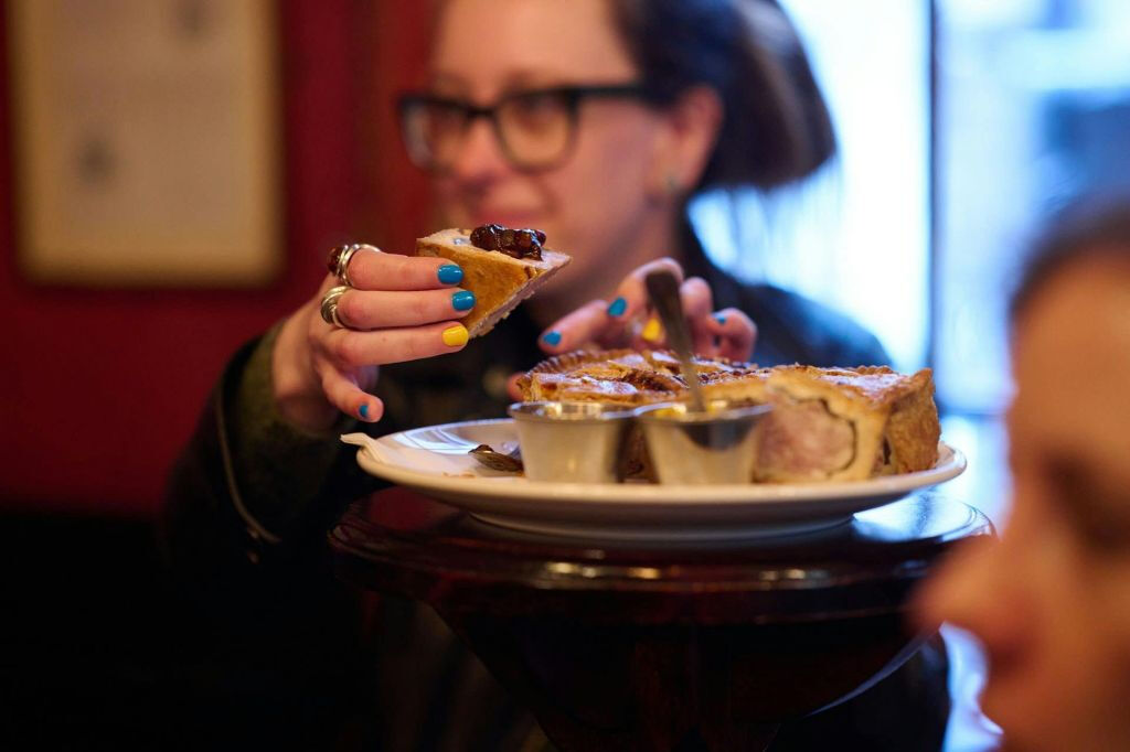Londres: Visita guiada a pie por pubs y restaurantes + Degustaciones + Bebidas