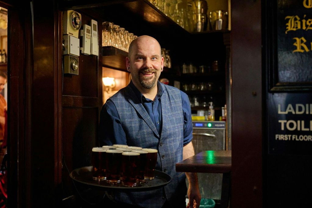 Londres: Visita guiada a pie por pubs y restaurantes + Degustaciones + Bebidas