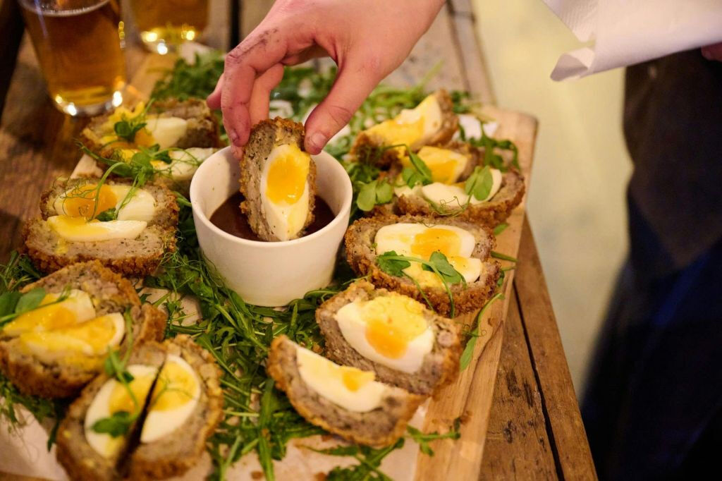 London: Guided Pub & Food Walking Tour + Tastings + Drinks