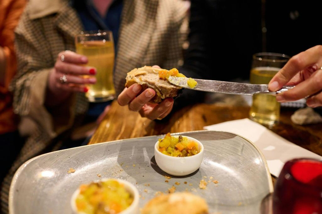 Londres: Visita guiada a pie por pubs y restaurantes + Degustaciones + Bebidas