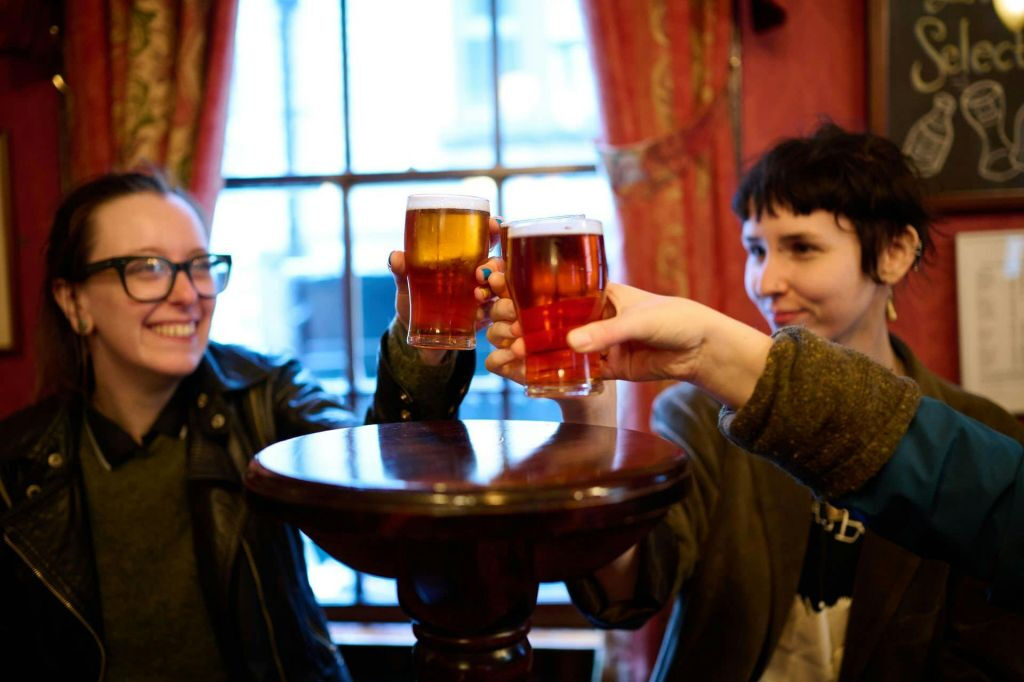 London: Guided Pub & Food Walking Tour + Tastings + Drinks