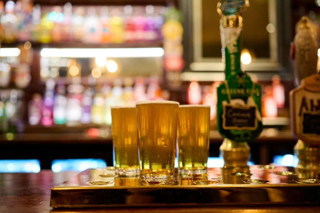 Londres: Visita guiada a pie por pubs y restaurantes + Degustaciones + Bebidas