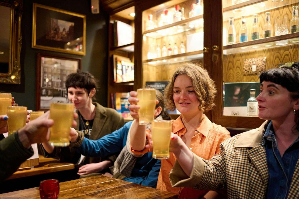 London: Guided Pub & Food Walking Tour + Tastings + Drinks