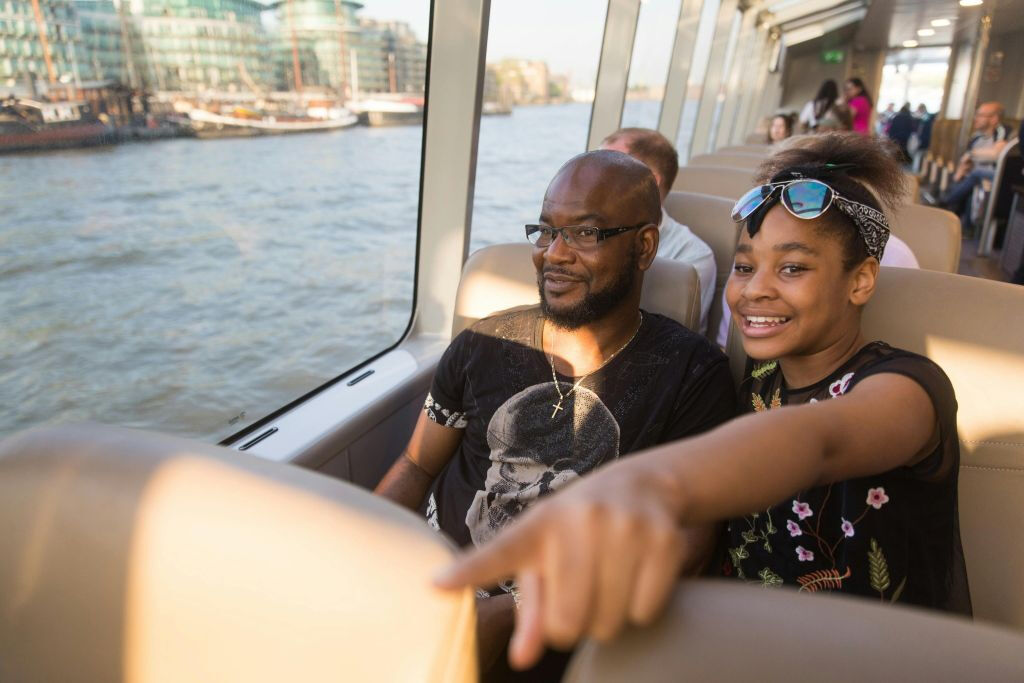 Londres: Uber Boat en Thames Clippers y billete de ida y vuelta para el teleférico IFS Cloud