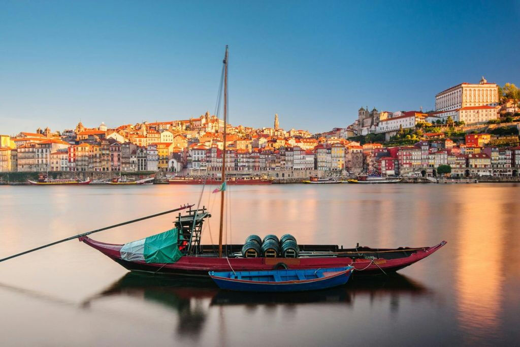 Passeio a pé: Almoço, passeio de barco e degustação de vinhos
