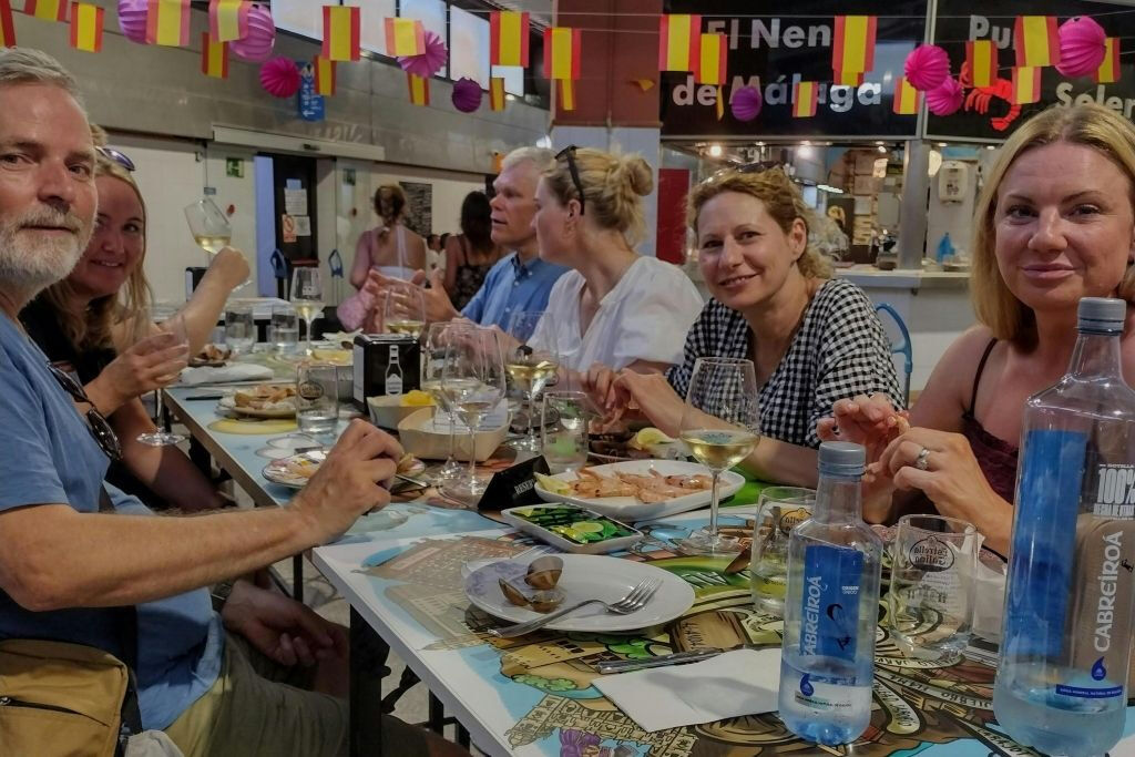Marbella: Comida guiada y visita al mercado