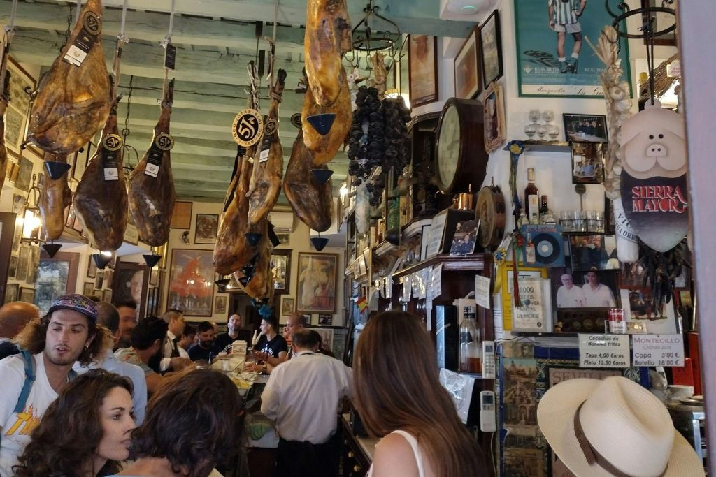 Marbella: Comida guiada y visita al mercado