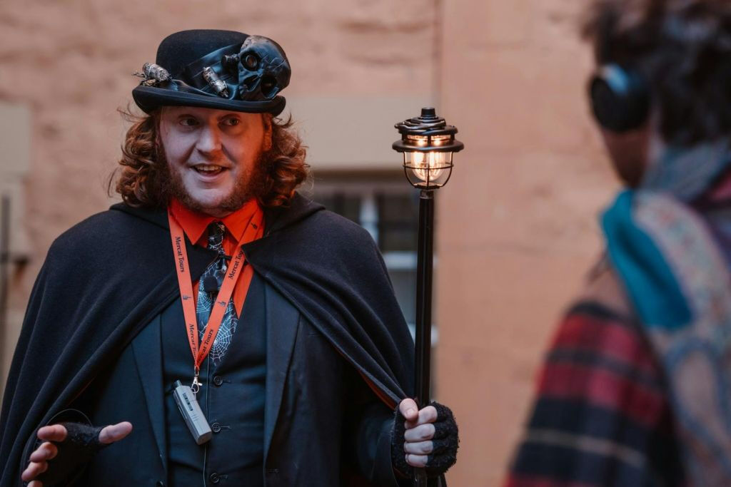 Edinburgh: Royal Mile Ghost Tour
