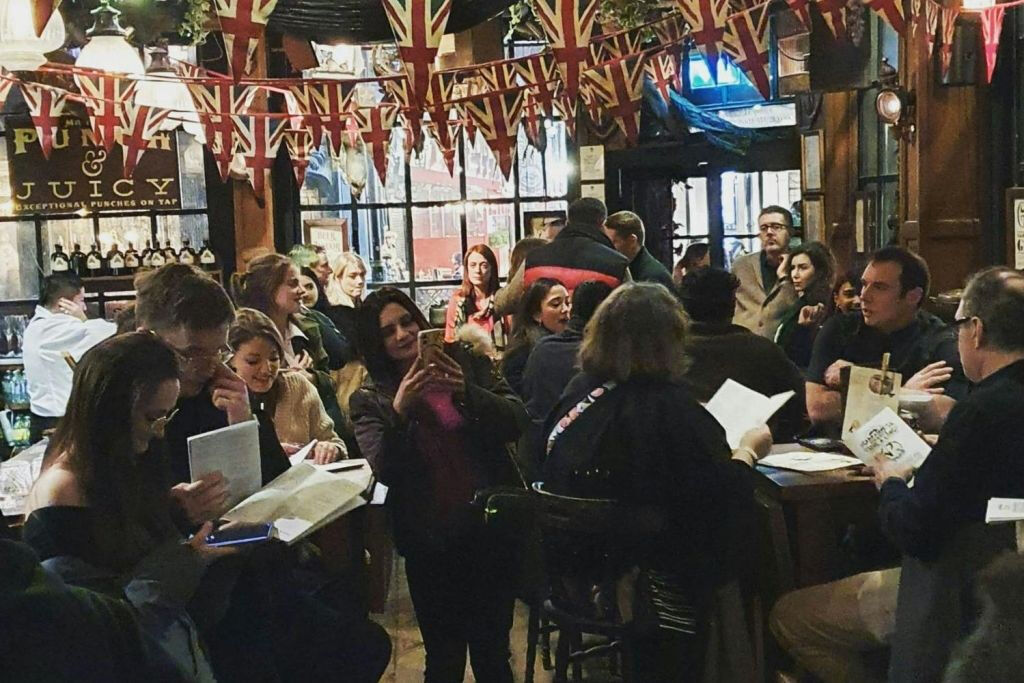 Londres : Visite guidée d'un pub historique