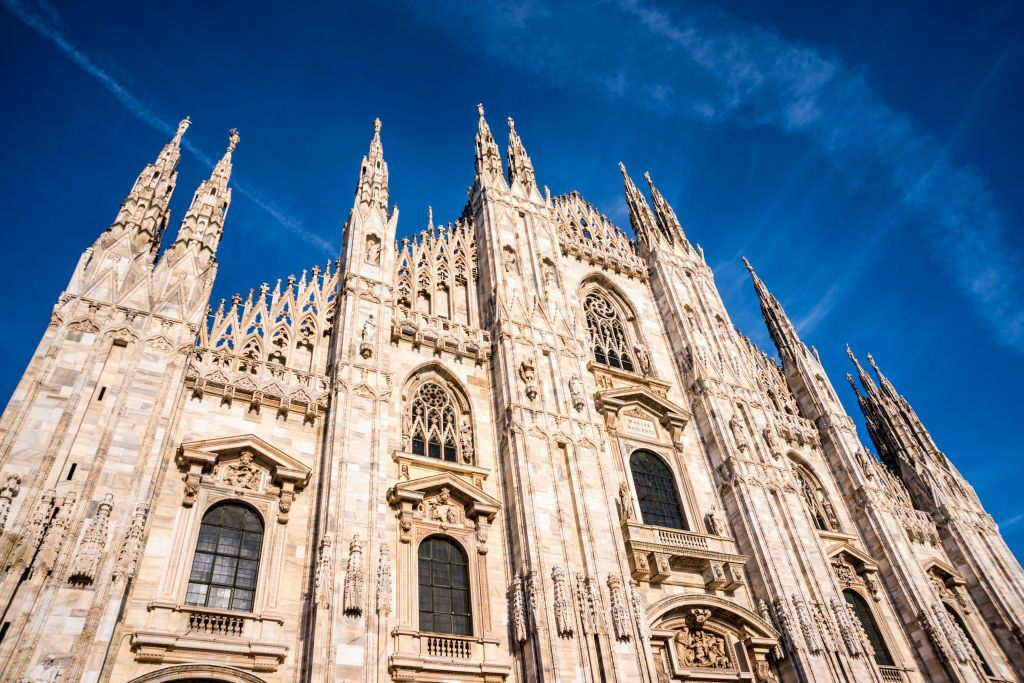 Milano Hop-on Hop-off + Duomo di Milano + Guida audio digitale della città