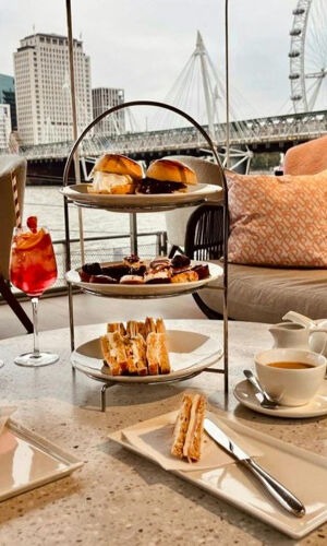 London: Afternoon Tea at Clipper Lounge