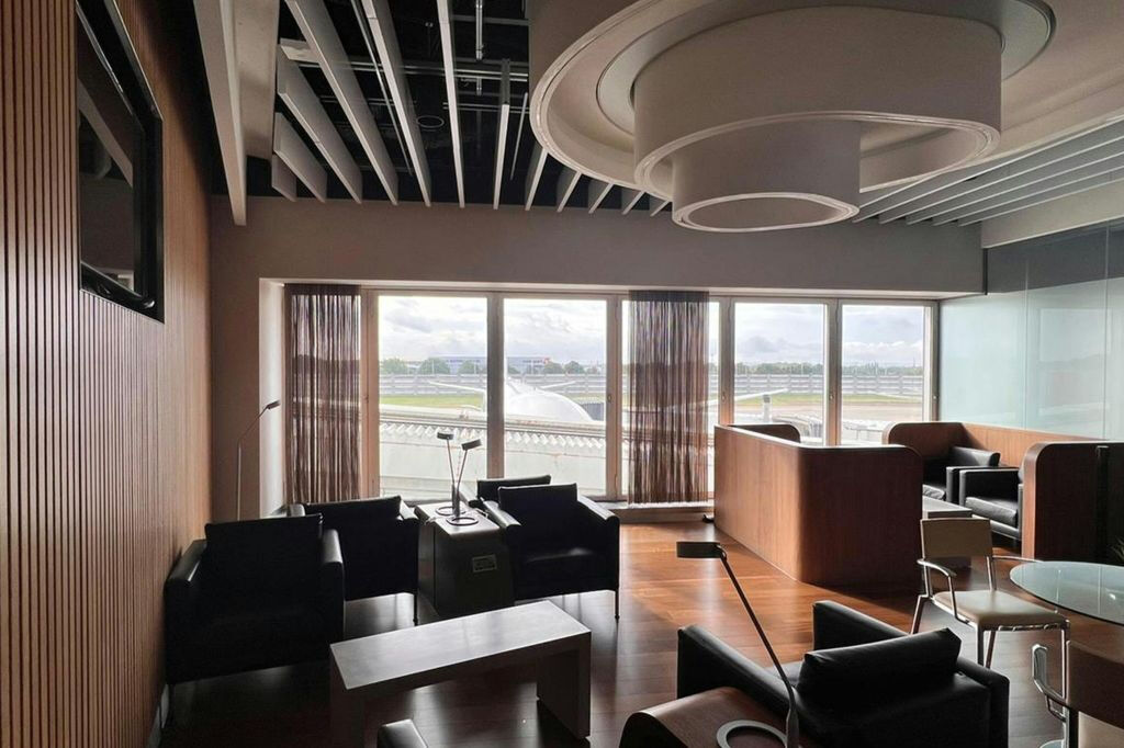 London Heathrow Airport T4: Blush Lounge by Plaza Premium Group Access