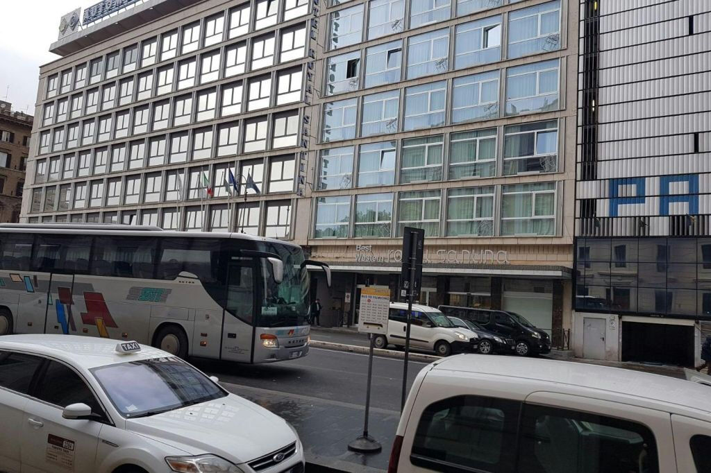 Roma: Trasferimento in autobus dalla Stazione Termini all'Aeroporto di Ciampino