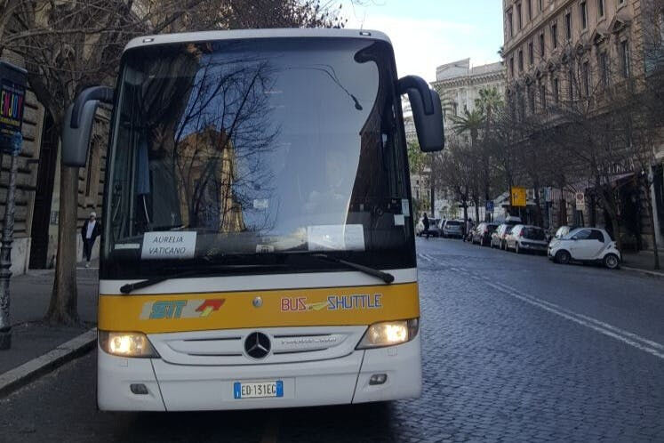 Roma: Trasferimento in autobus dal Vaticano all'aeroporto di Fiumicino