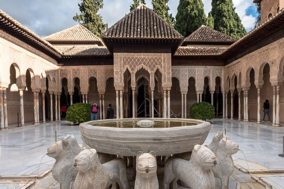 Alhambra & Nasrid Palaces: Entry Ticket + Audio Guide