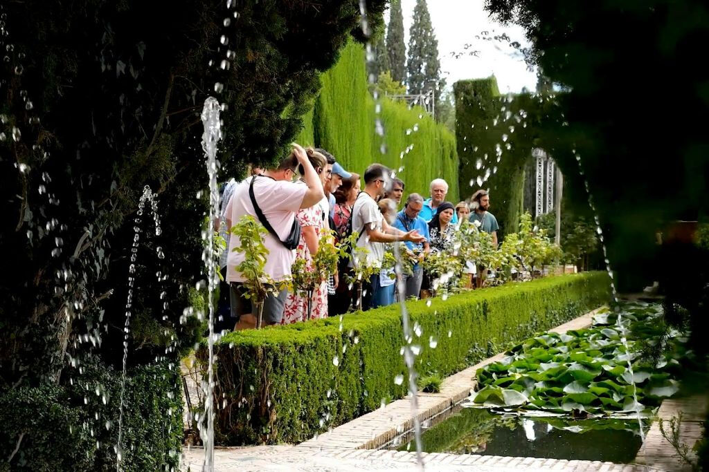 Alhambra: Entrada sin colas + Visita guiada