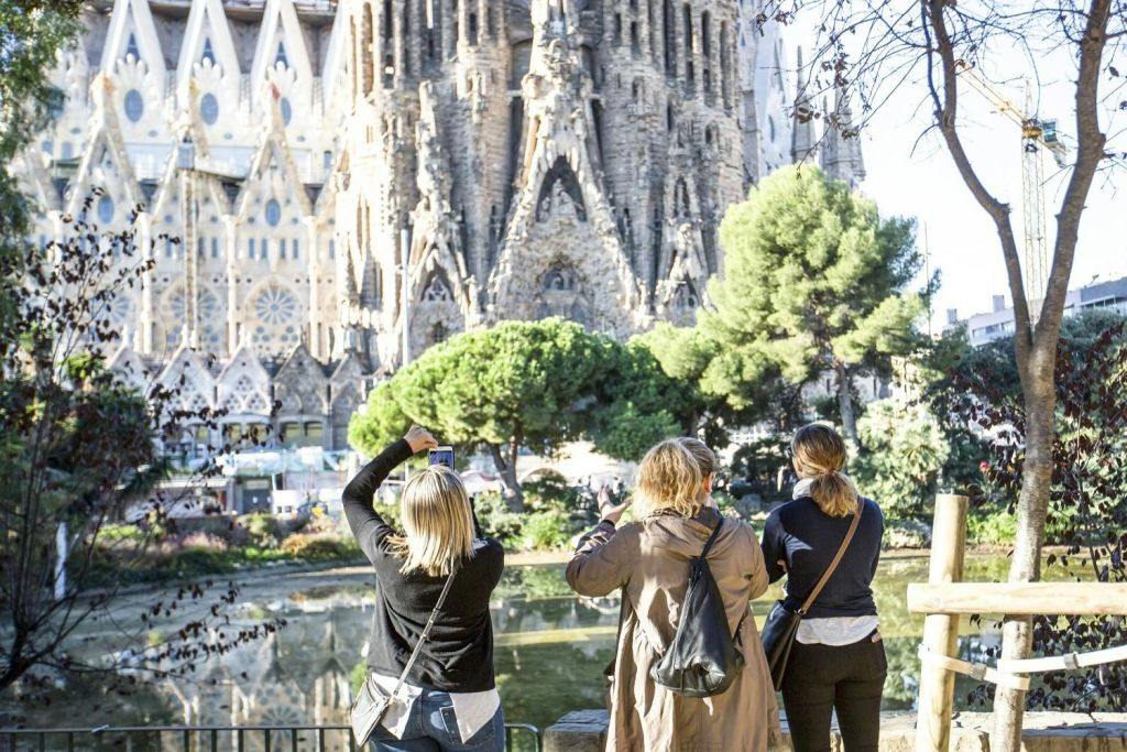 Sagrada Familia: Tour guiado + Torres Acceso