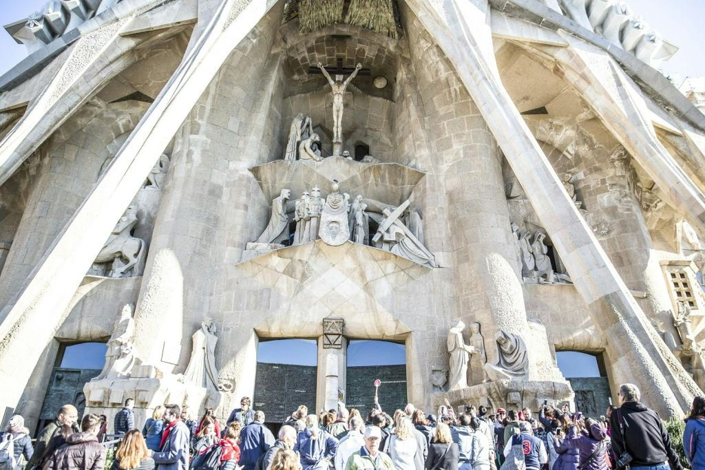 Sagrada Familia: Tour guiado + Torres Acceso