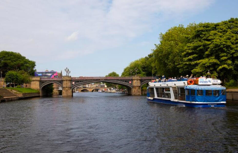 York: Fish & Chips Cruise