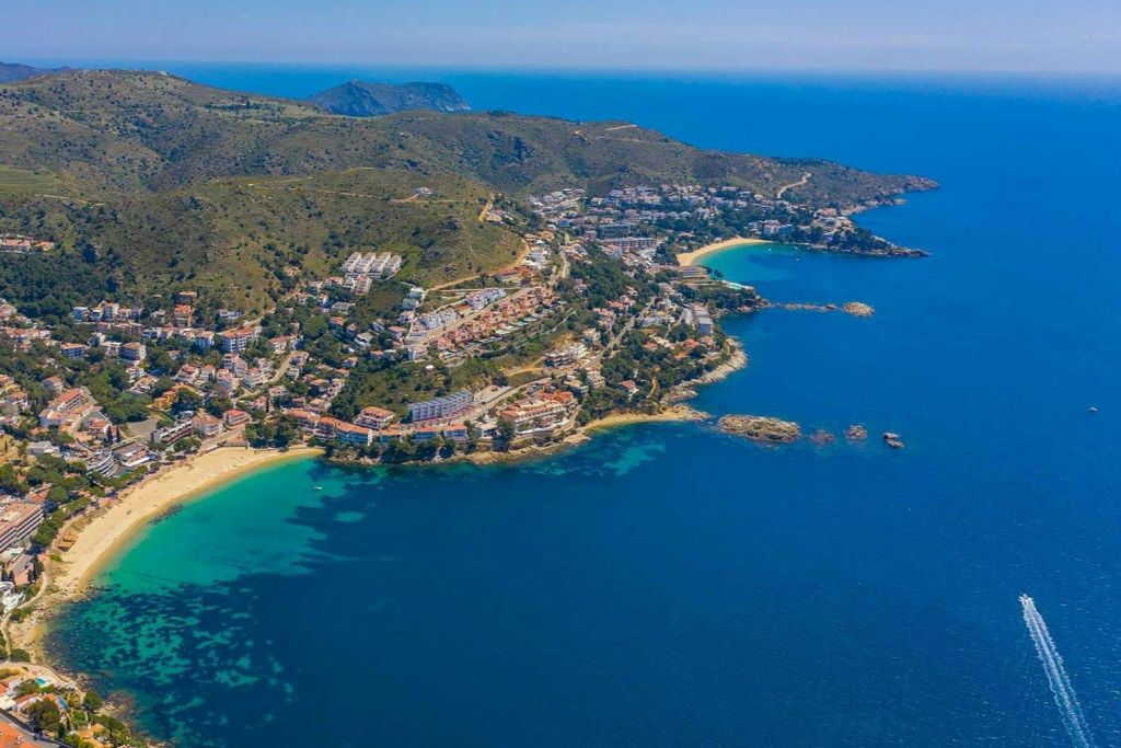 Costa Brava: Excursión en barco de 2,5 horas + Visita a la Cueva Secreta