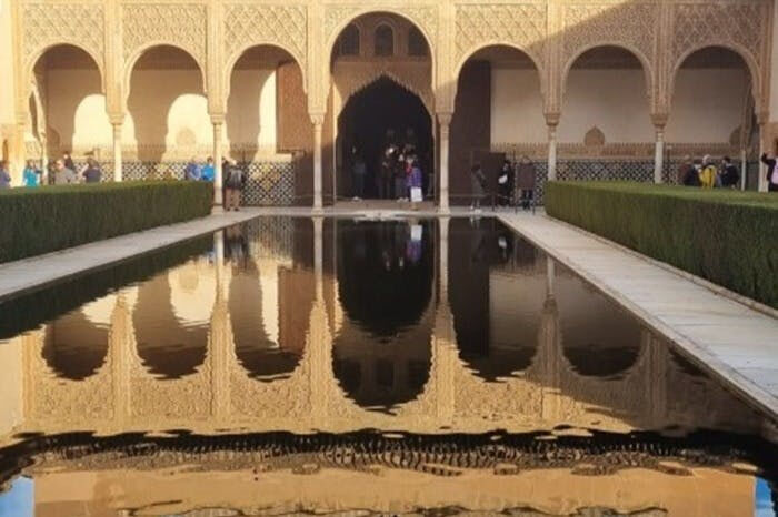 Alhambra y Generalife: Visita guiada exclusiva para tu familia o grupo