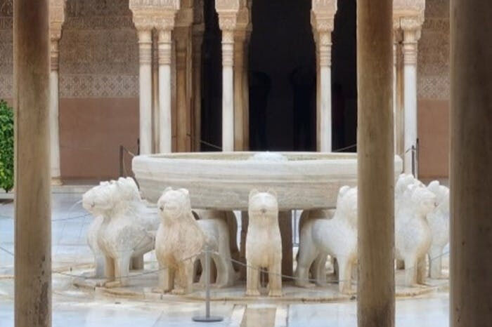Alhambra y Generalife: Visita guiada exclusiva para tu familia o grupo