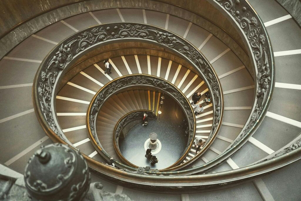 Aeroporto di Fiumicino andata e ritorno + Colosseo + Musei Vaticani + Audioguida di Roma