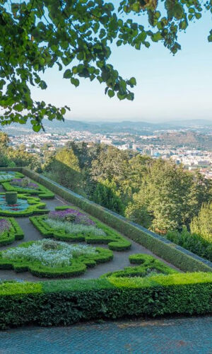 Braga & Guimarães: Small Group Guided Tour + Transfer from Porto