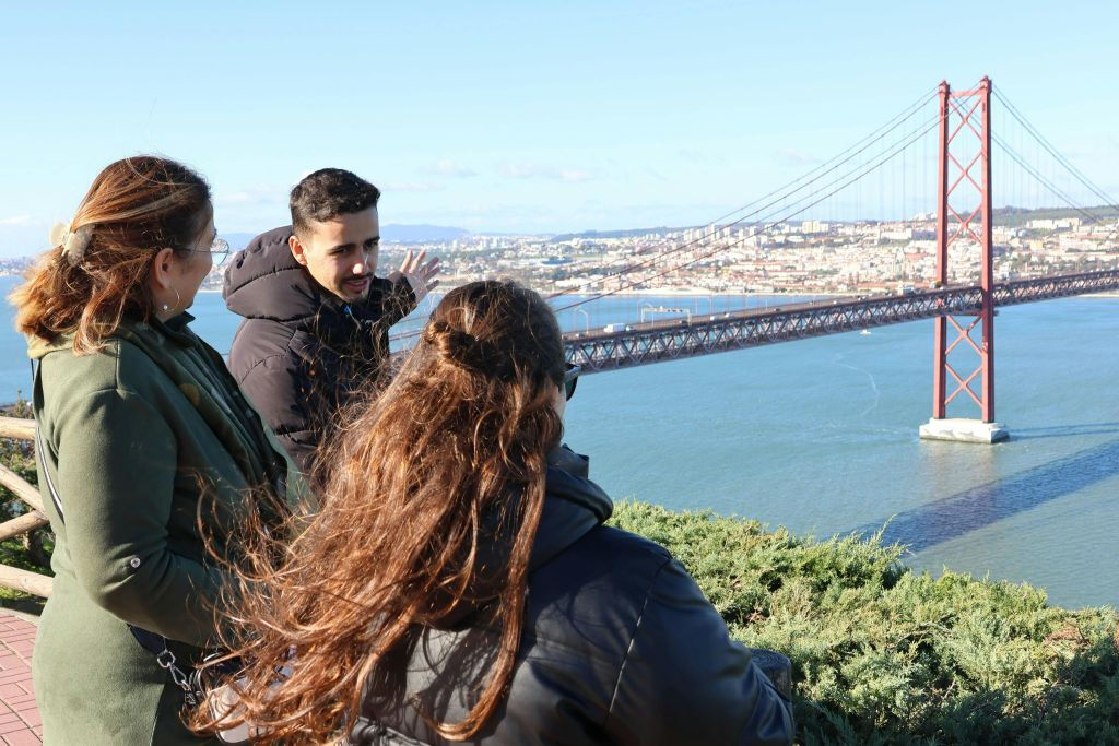 Parque Natural da Arrábida: Visita Guiada + Transfer + Prova de Vinhos