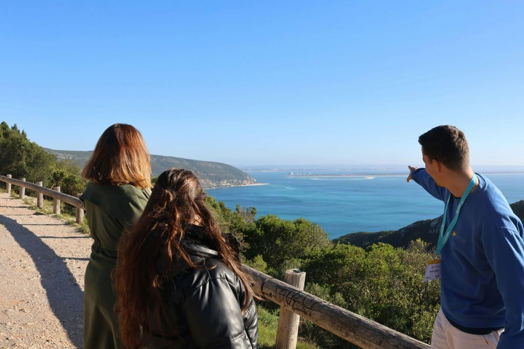 Parque Natural da Arrábida: Visita Guiada + Transfer + Prova de Vinhos