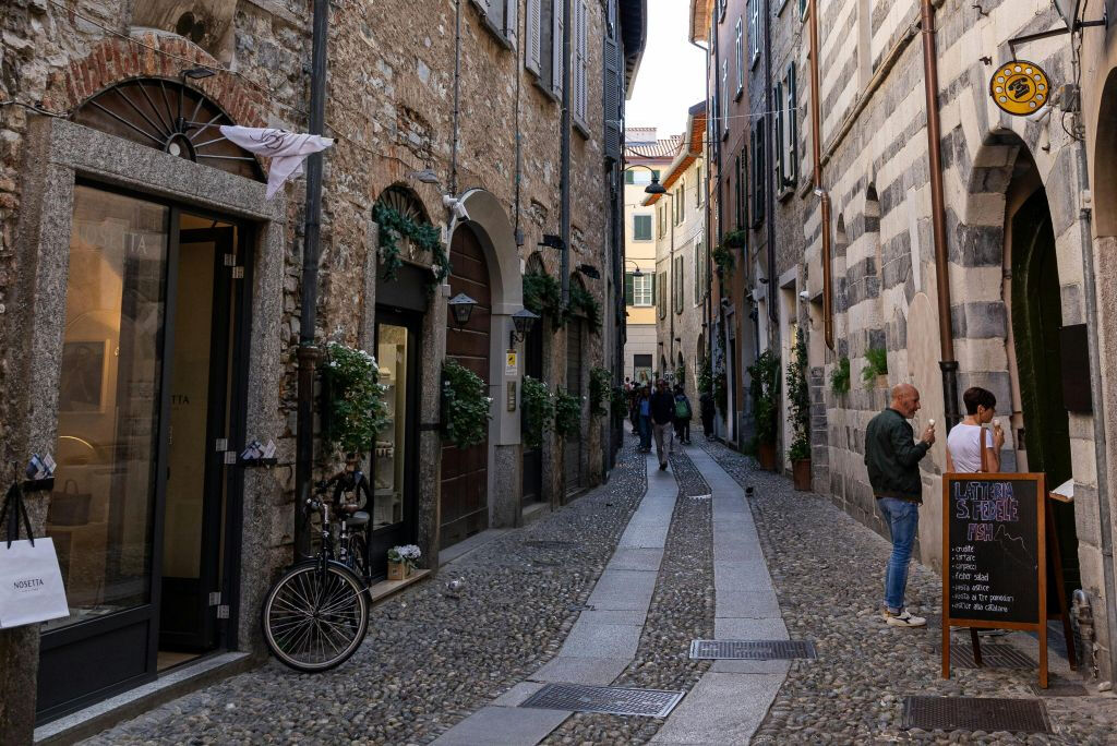 Varenna, Bellagio et Côme : Visite guidée d'une journée au départ de Milan