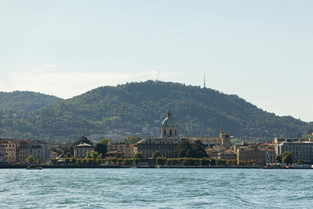 Varenna, Bellagio et Côme : Visite guidée d'une journée au départ de Milan