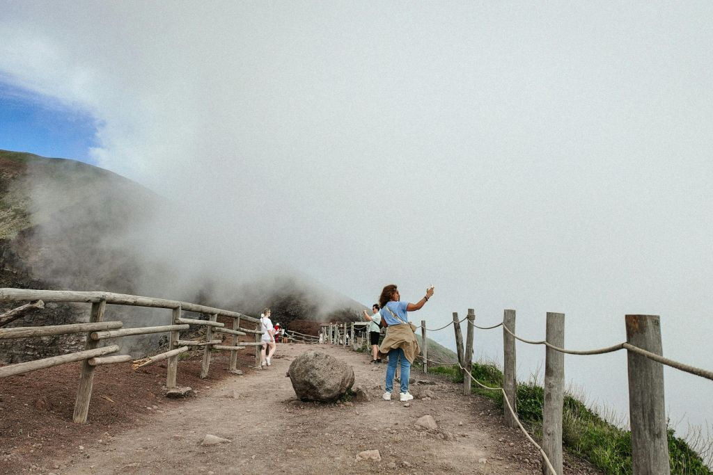 Vesuvio: Biglietto salta-coda + Viaggio di andata e ritorno da Napoli