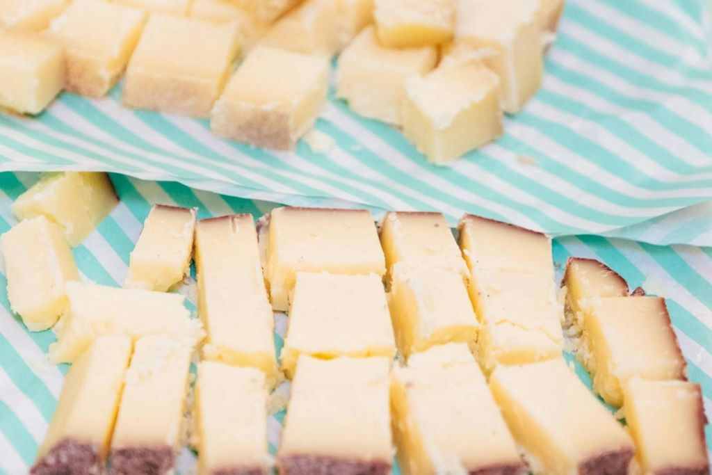 Edinburgh: 2-Hr Guided Cheese Crawl