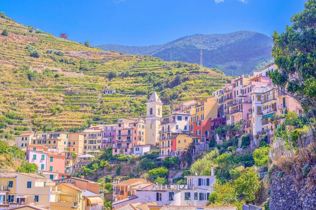 Cinque Terre National Park: Entry Ticket + Guided Day Trip from Milan