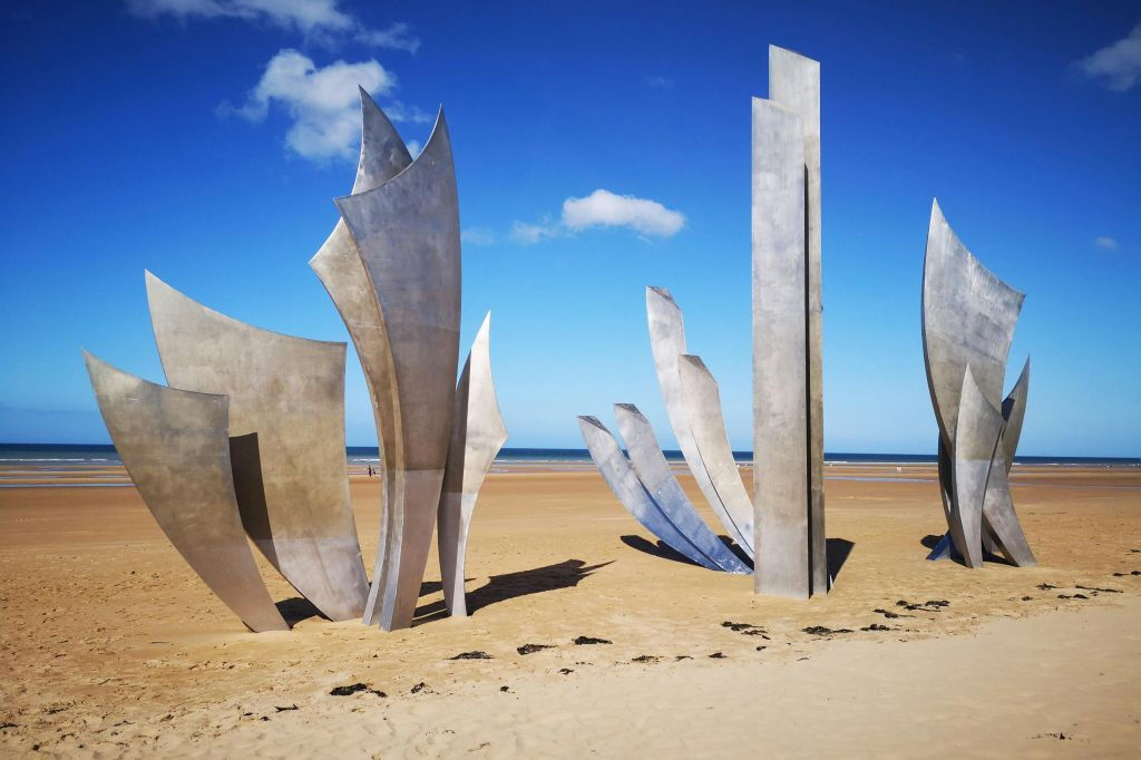 D-Day Tour: Pointe du Hoc, Omaha Beach & American Cemetery Half-Day