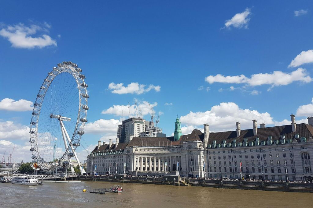 Houses of Parliament: Entry + Guided Walking Tour