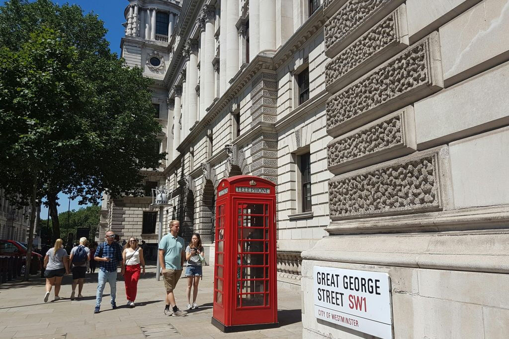 Houses of Parliament: Entry + Guided Walking Tour