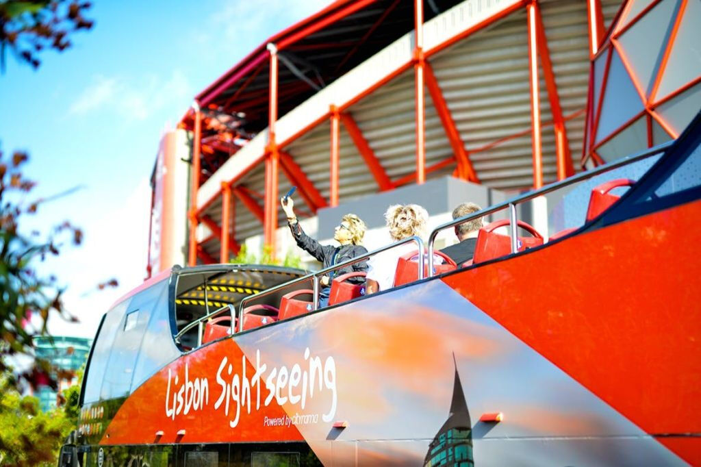 Lisbon: Basic Hop-on Hop-off Bus Tour + Audio Guide