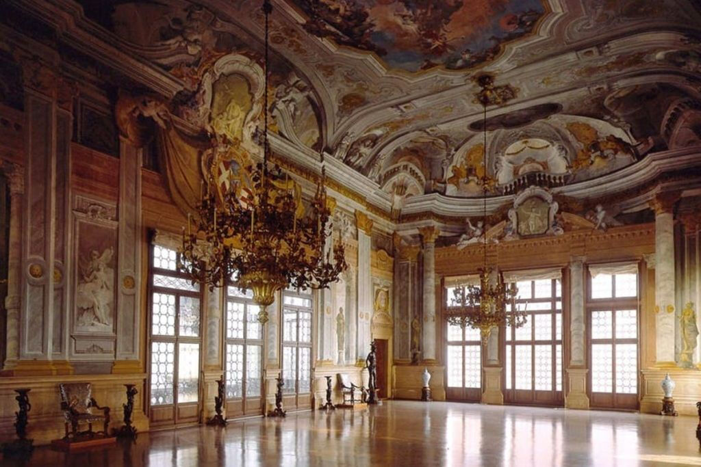 Ca' Rezzonico Museum: Guided Tour + Casanova Walking Tour