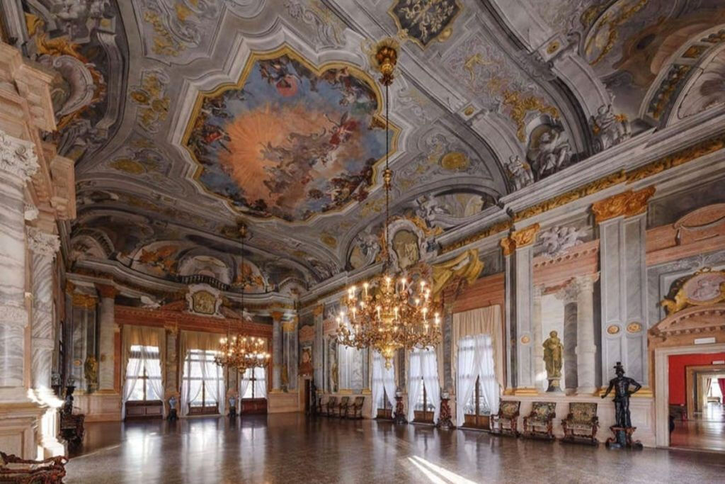 Ca' Rezzonico Museum: Guided Tour + Casanova Walking Tour