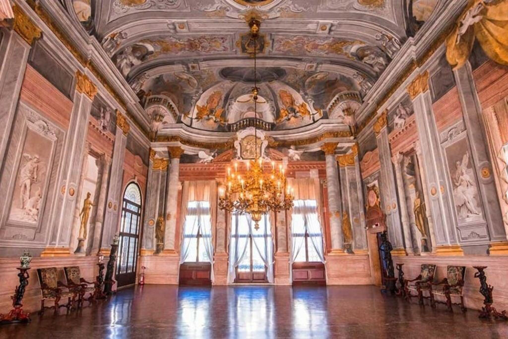 Ca' Rezzonico Museum: Guided Tour + Casanova Walking Tour
