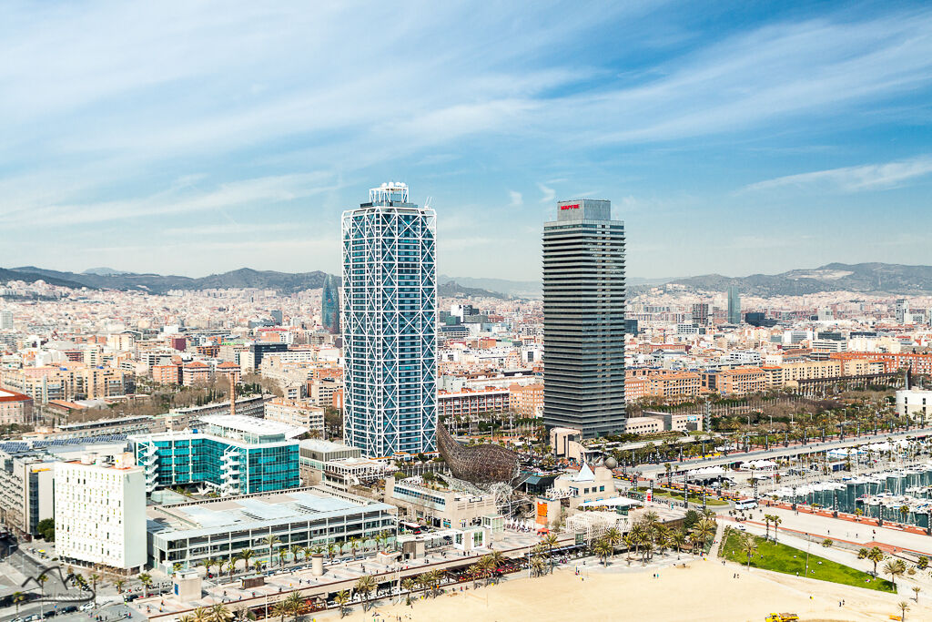 Vol en hélicoptère au-dessus de Barcelone : côte ou ville