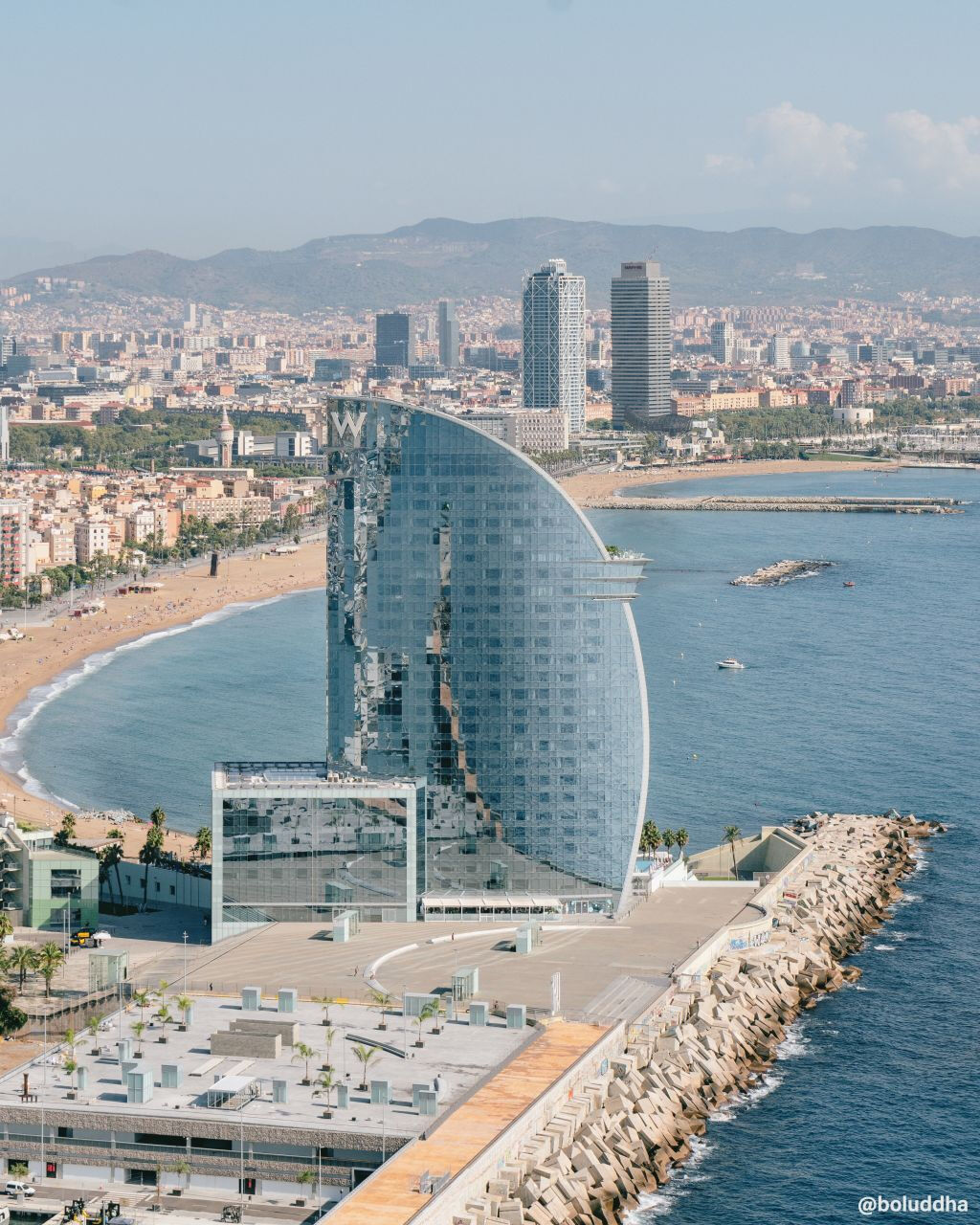 Vol en hélicoptère au-dessus de Barcelone : côte ou ville
