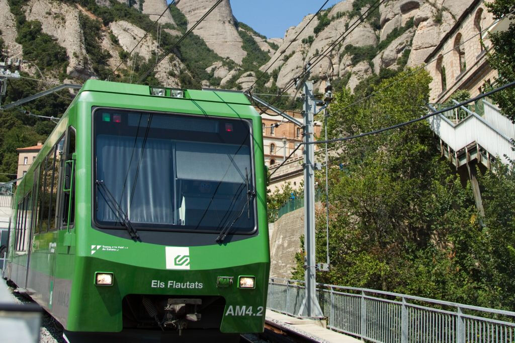 Montserrat: Tour guidato da Barcellona con ferrovia a cremagliera + spettacolo corale