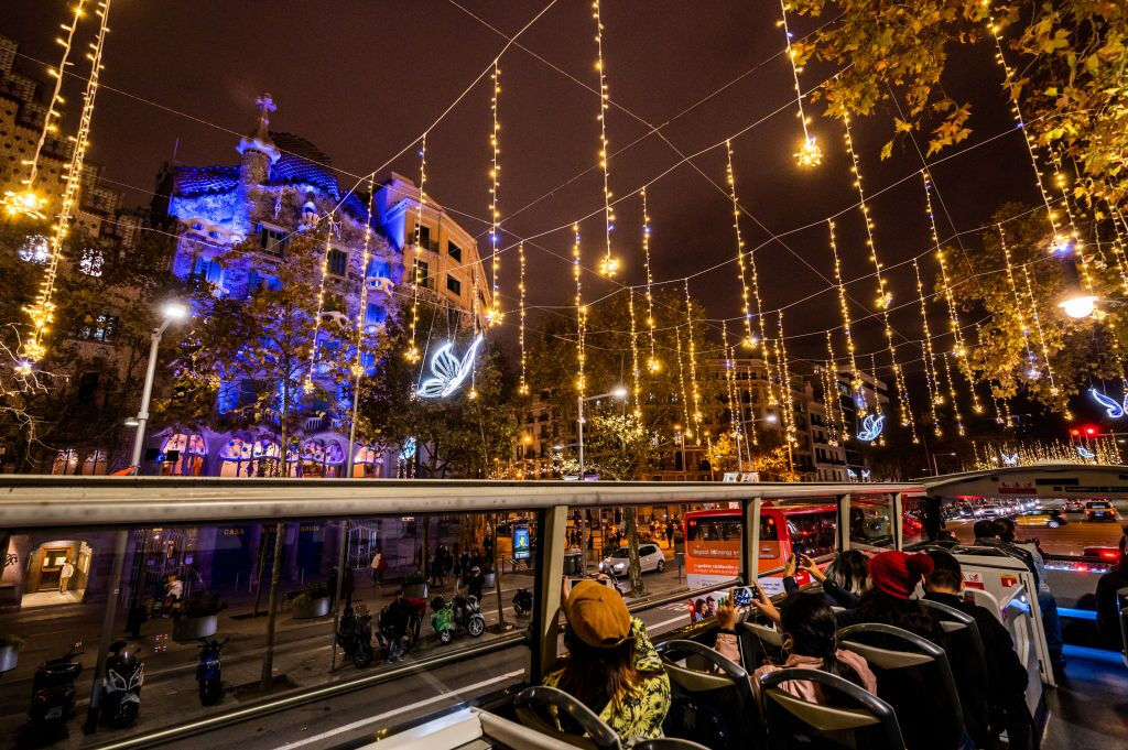 Barcelona Christmas Tour by Bus